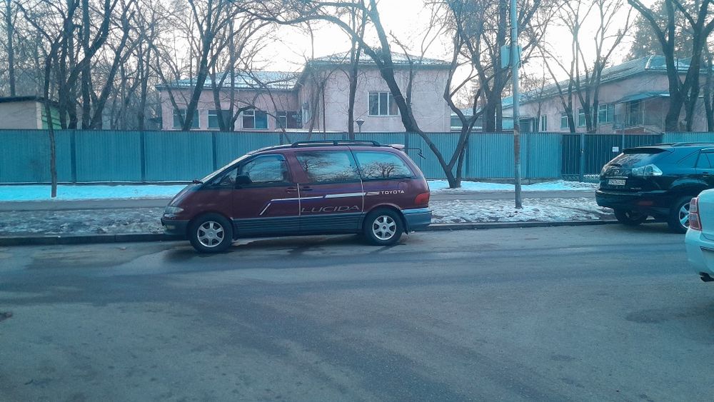 Продам тойота люсида 2.2 дизель