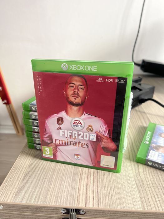 Vand sau schimb jocuri xbox