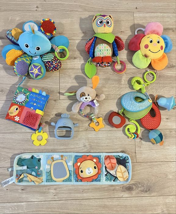 Сет от 8 бебешки играчки