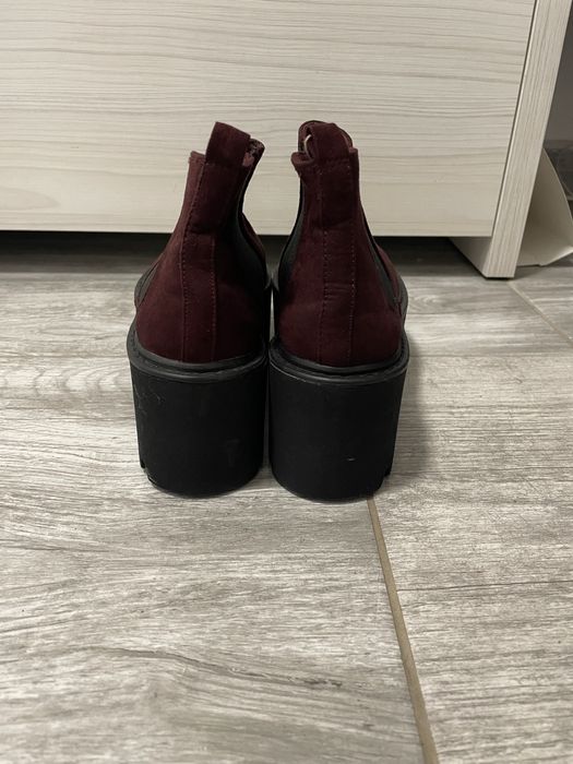 Ghete de primavara Stradivarius