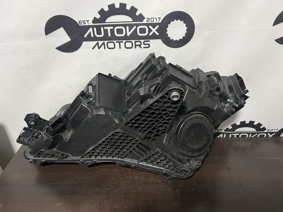 Far dreapta full led fara matrix Skoda Superb 3 Facelift an de la 2019