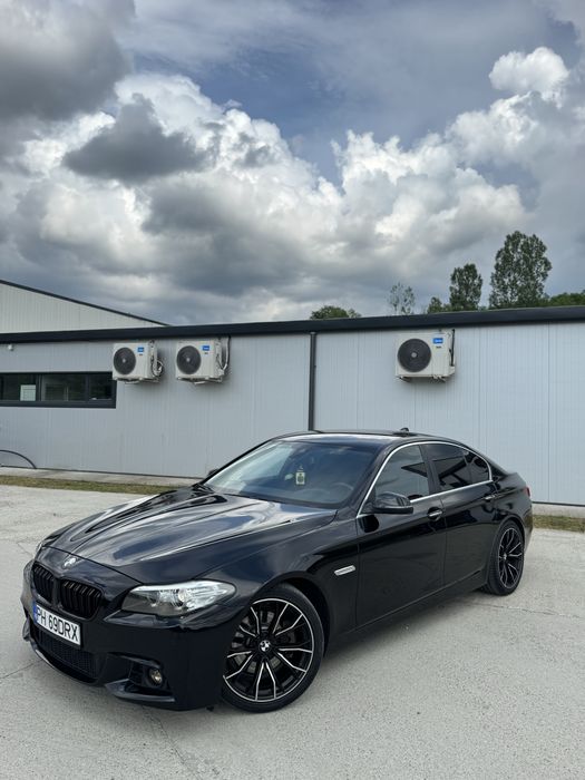 Vand BMW F10 Facelift 2015 Pachet M / O Daune /  Memorii scaune / ceasuri digitale / Jante R19