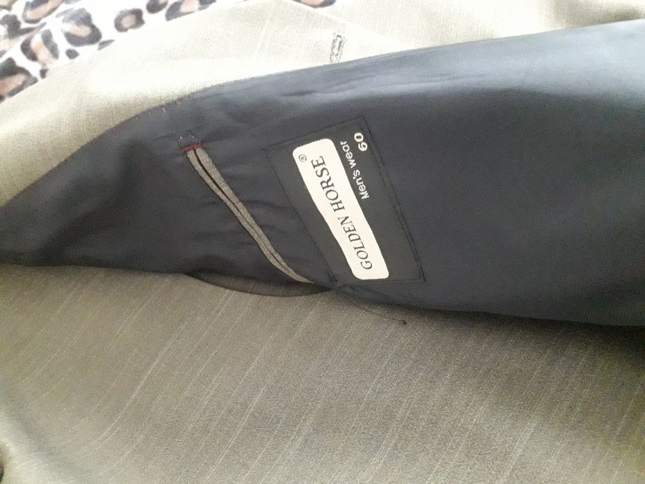 Vand costum barbatesc verzui material calitate foarte buna marimea 60