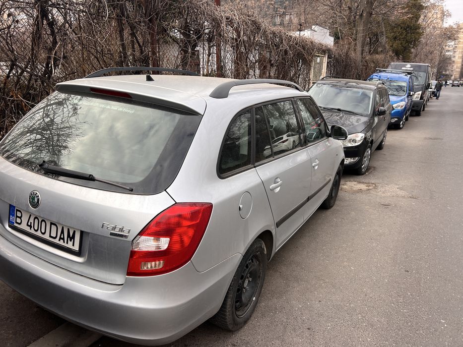 Inchiriez Dacia Logan diesel,benzina,Skoda Fabia,Opel astra,9 locuri