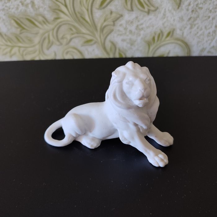 Статуэтки фарфоровые старинные