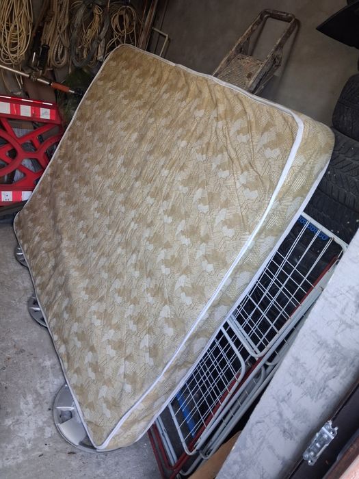 Vând saltea adusă din Spania – 160 × 200 cm