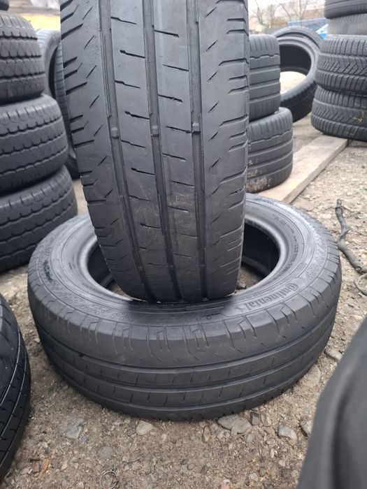 Vand 2 anvelope 215 60 17 C continental de vara bune