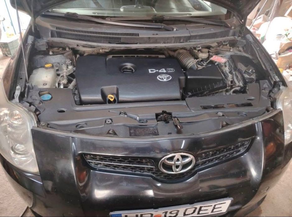 Vând Toyota auris 2.0 d4d