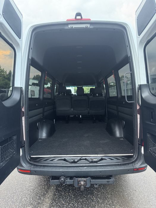 Mercedes Sprinter 319  8+1