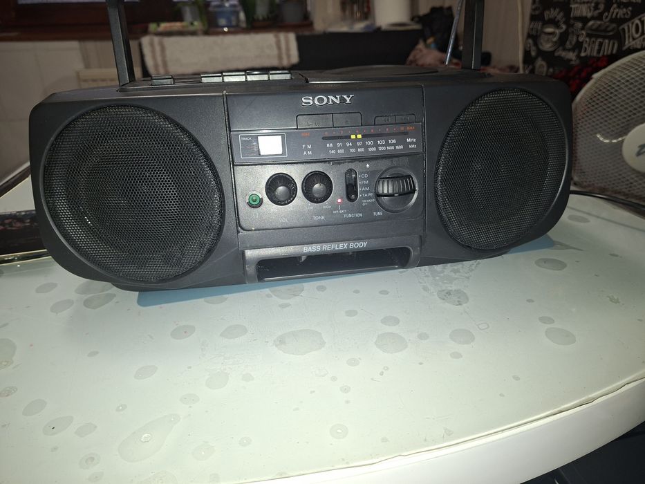 Sony CFD-910, sistem audio compact cu CD Player , cass deck si radio analog ( Antena Satelor)