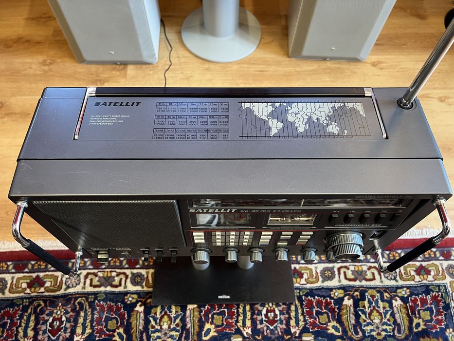 Radio Grundig Satellit Professional 650 portabil