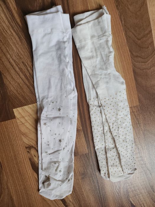 Două  perechi de Dresuri noi bebeluși 3 6 luni aproximativ