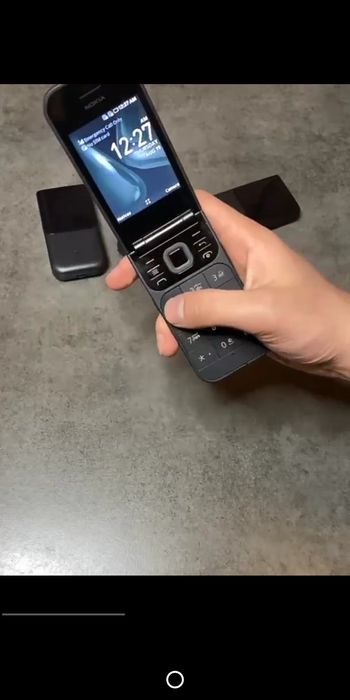 Legend Nokia 2720 telefoni sotiladi!!!