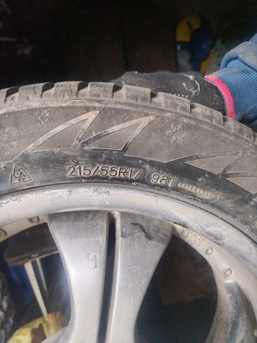 Продам Зимнюю резину