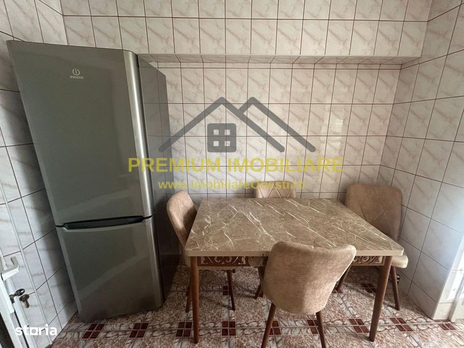 Apartament 2 camere de vânzare zona de jos, Onesti
