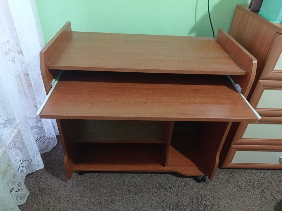 бюро за компютър