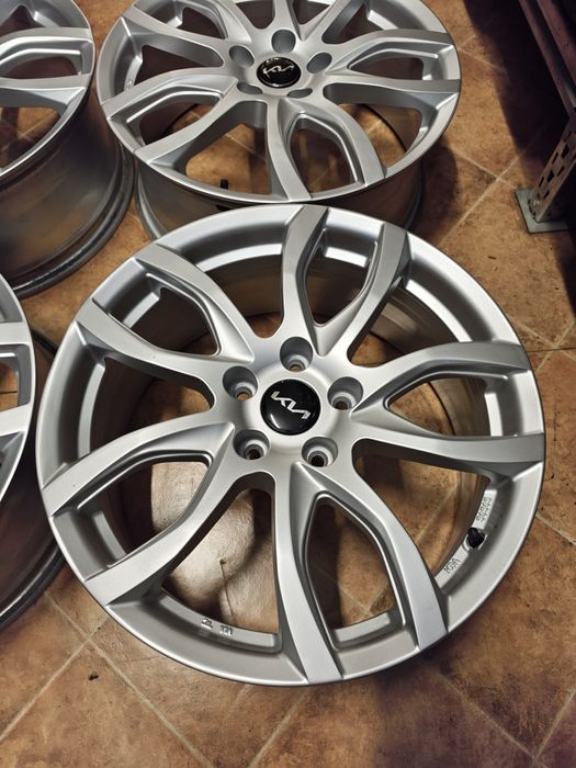 18"ки джанти  5x114.3/67.1 оригинални от Kia