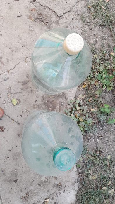 Бутыли стеклянные