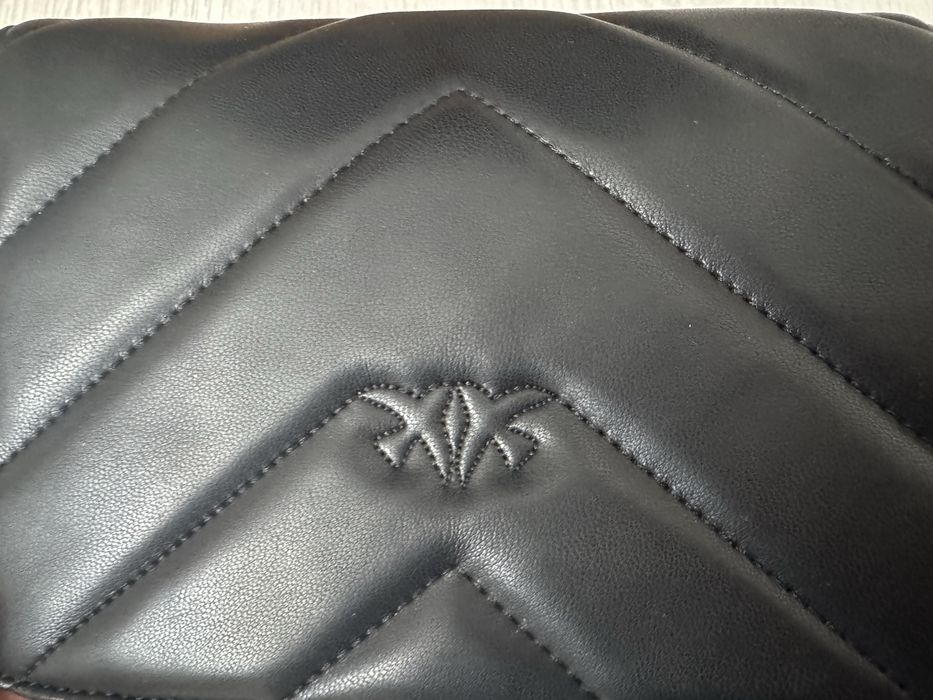 Продаю сумочку PINKO