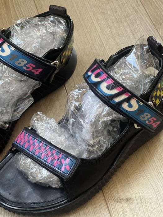 Сандали дамски