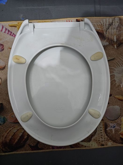 Продам отличную крышку для унитаза