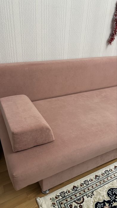 Продам диван с нижними ящиками