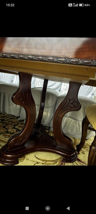 Продаются срочно комплект стол со стульями на 12 персон.
