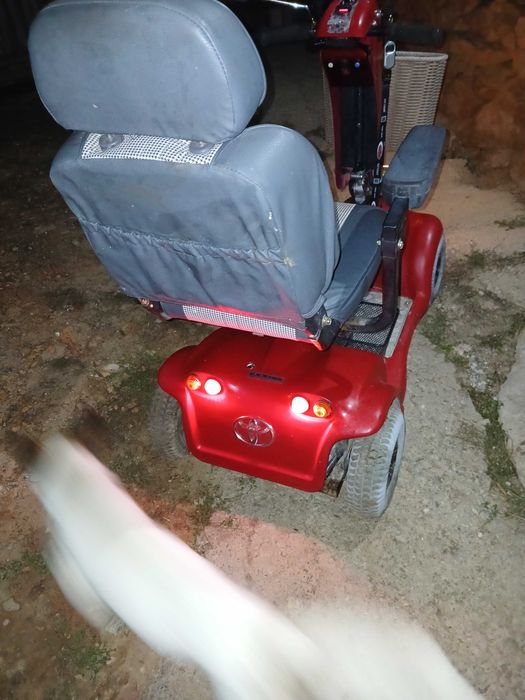 Cărucior bateri (pensionari,,handicap,dizabilitate, etc)