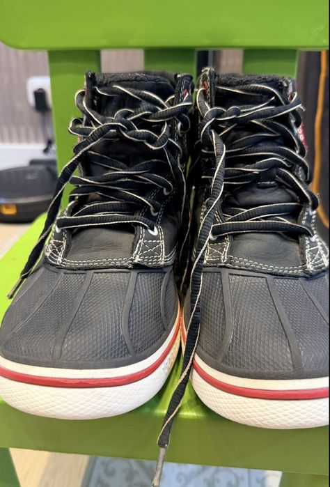 Продам мужские осенние ботинки от Crocs