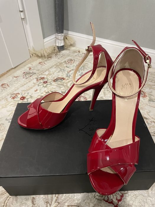 Женская обувь