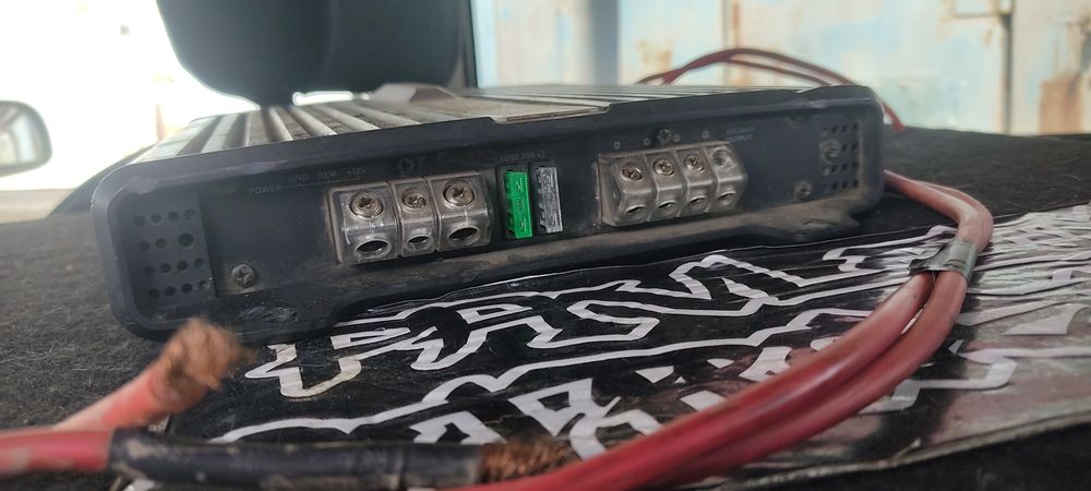 Сабвуфер с усилителем