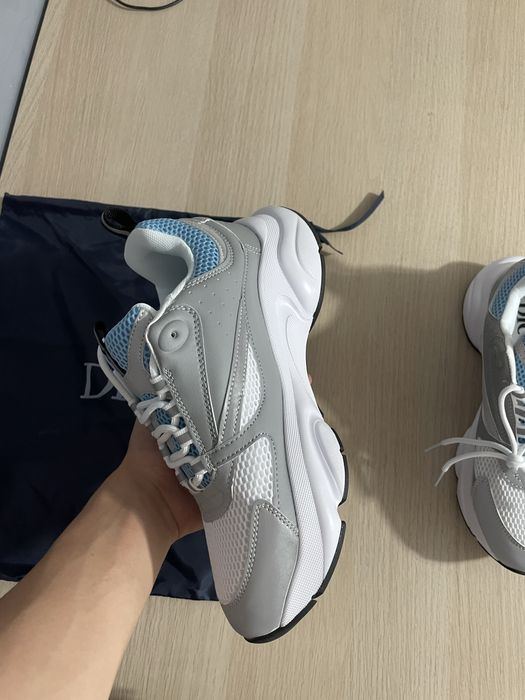 Dior B22 Baby Blue cu saculet