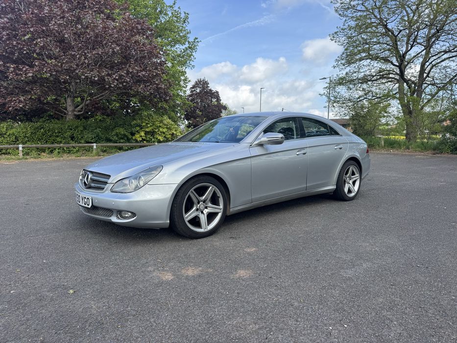 Vând Mercedes CLS