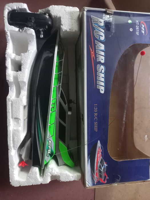 Радиоуправляемый катер