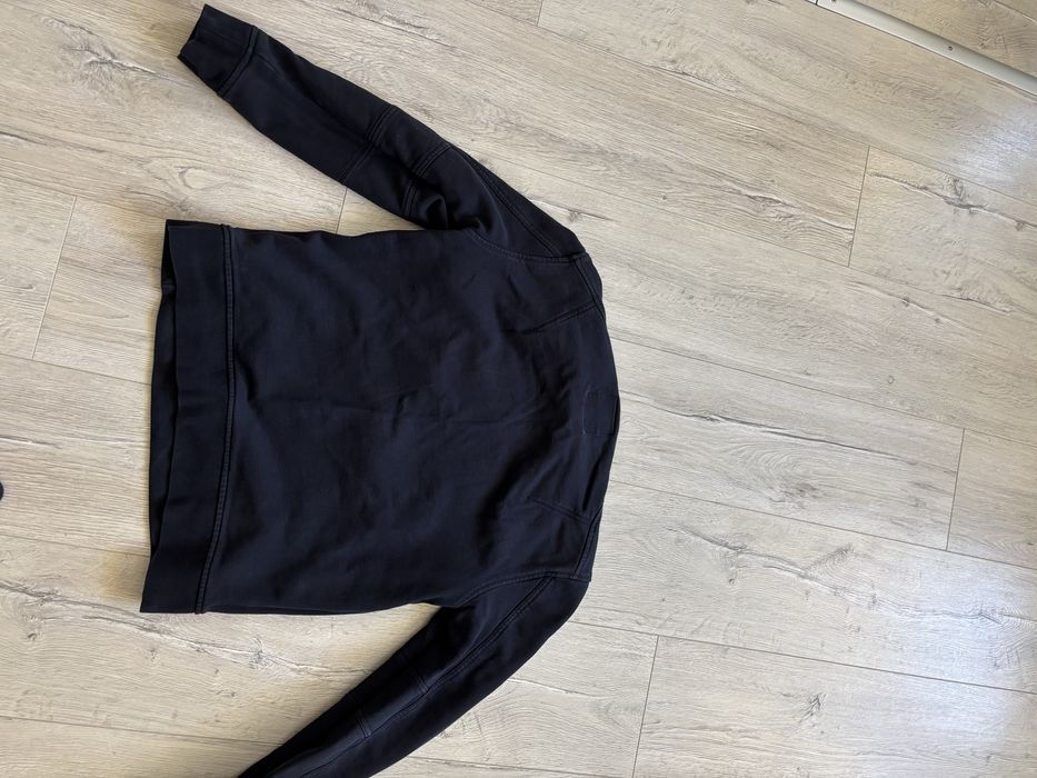 Пуловер на armani exchange