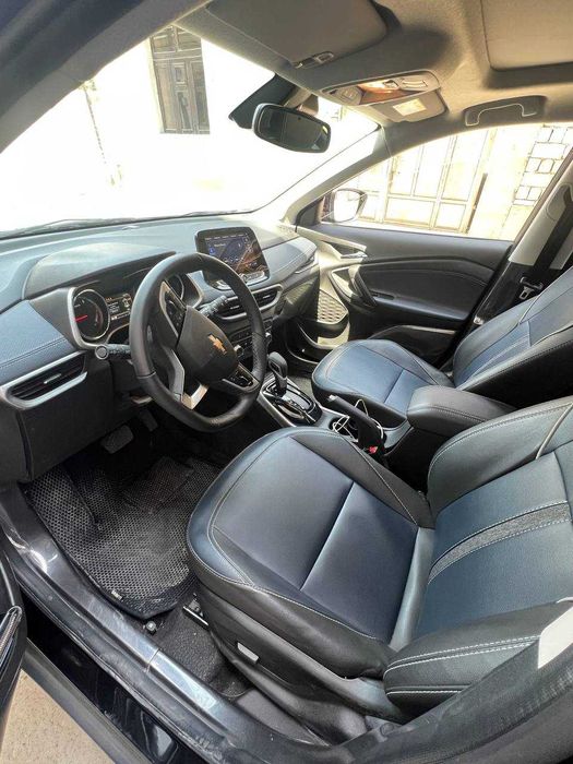 Chevrolet Tracker 2 rangi qora 2024-yil Oktyabr oy