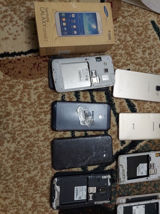 Запчасти от разных телефонов