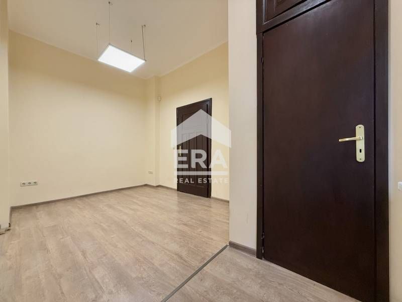 Продава се Офис в София, Център - 126 кв.м за 5715 €/кв.м - Снимка #8
