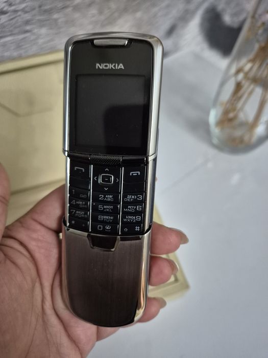 Продаётся  новый NOKIA8800