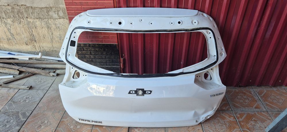 Задний капот на трекер