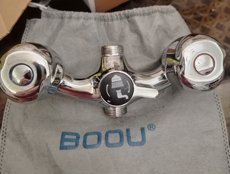 Почти новый смеситель в ванну. Латунь.