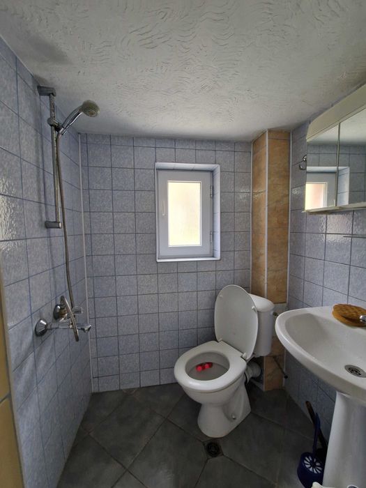 Дава се под наем Етаж от къща в с. Томпсън, Област София-област - 70 кв.м за 612 € - Снимка #9