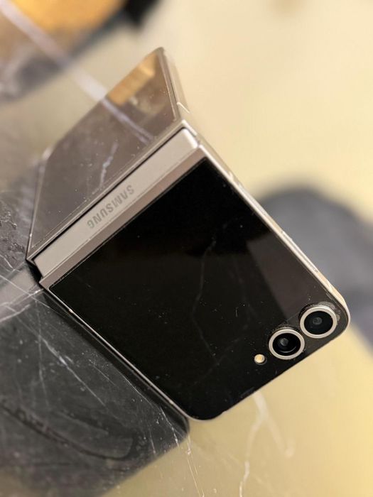 Продам samsung Z flip 6