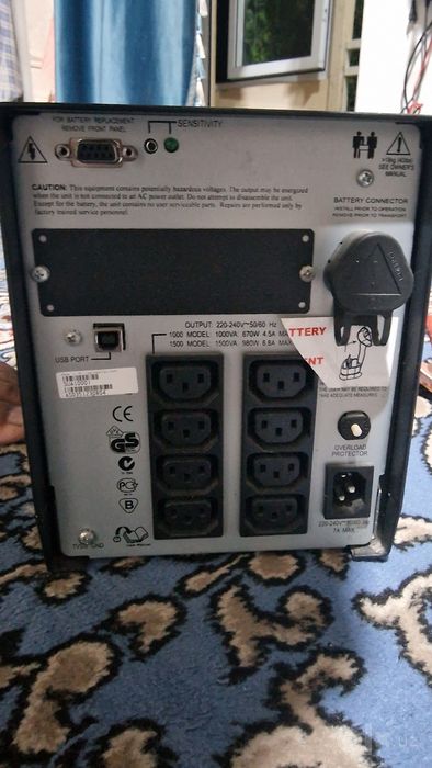 Бесперебойник APC UPS впс