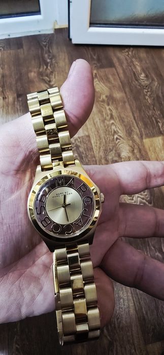 Vand ceas pentru damă Marc Jacobs!