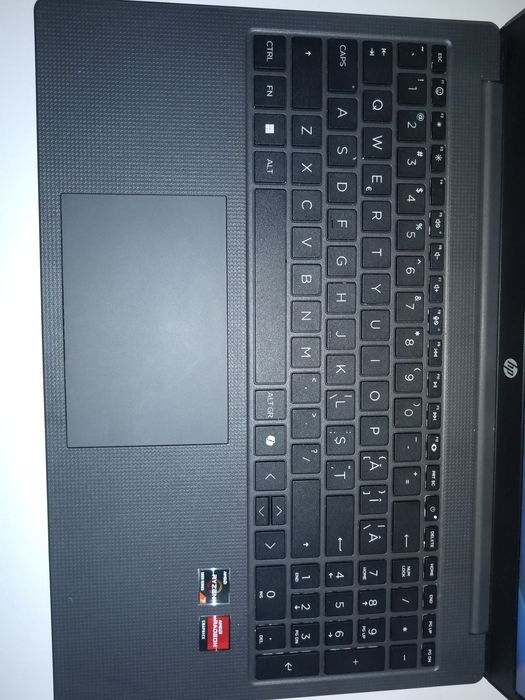 Laptop HP Ryzen 7 (seria 5000) – ca nou, garanție, folosit foarte puți