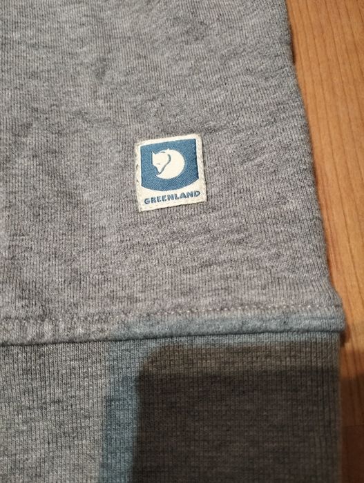 Pulover Fjallraven greenland mărime L și jeanși Acne Studio  S