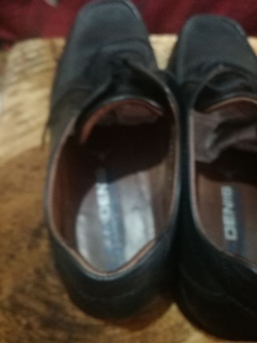 Vand pantofi de bărbat