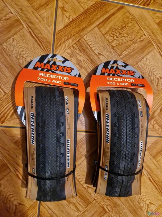 2 anvelope Maxxis Receptor 700x40c noi-noute