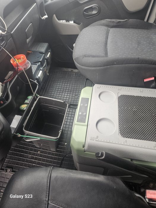 Vând s-au schimb cu semiremorca